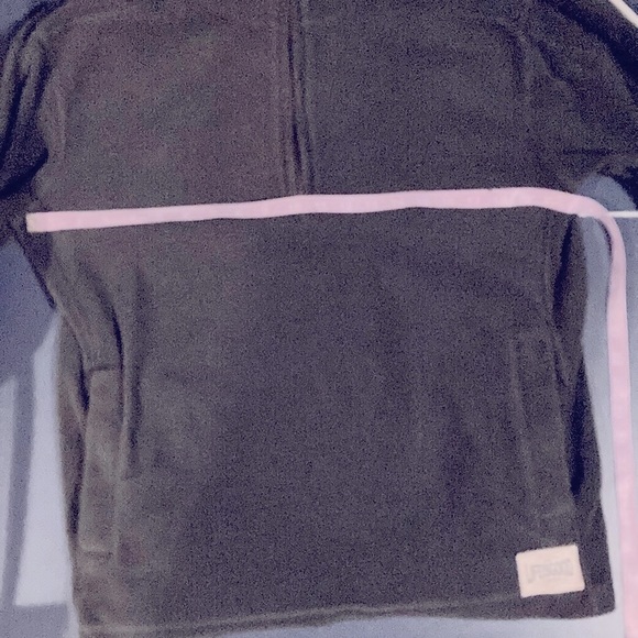 Life is Good Men’s small 1/4 zip fleece with pockets color is black (dark gray) - Picture 8 of 10